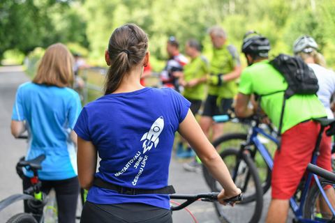 Na kolo a buřta od radnice do Manušic