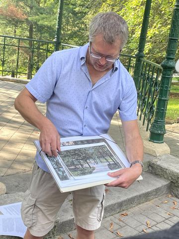 Procházka městským parkem s historikem Michalem Panáčkem